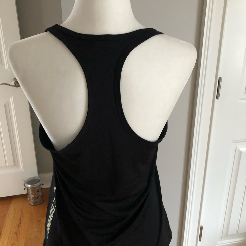 Workout Top. Size M - Picture 2 of 2